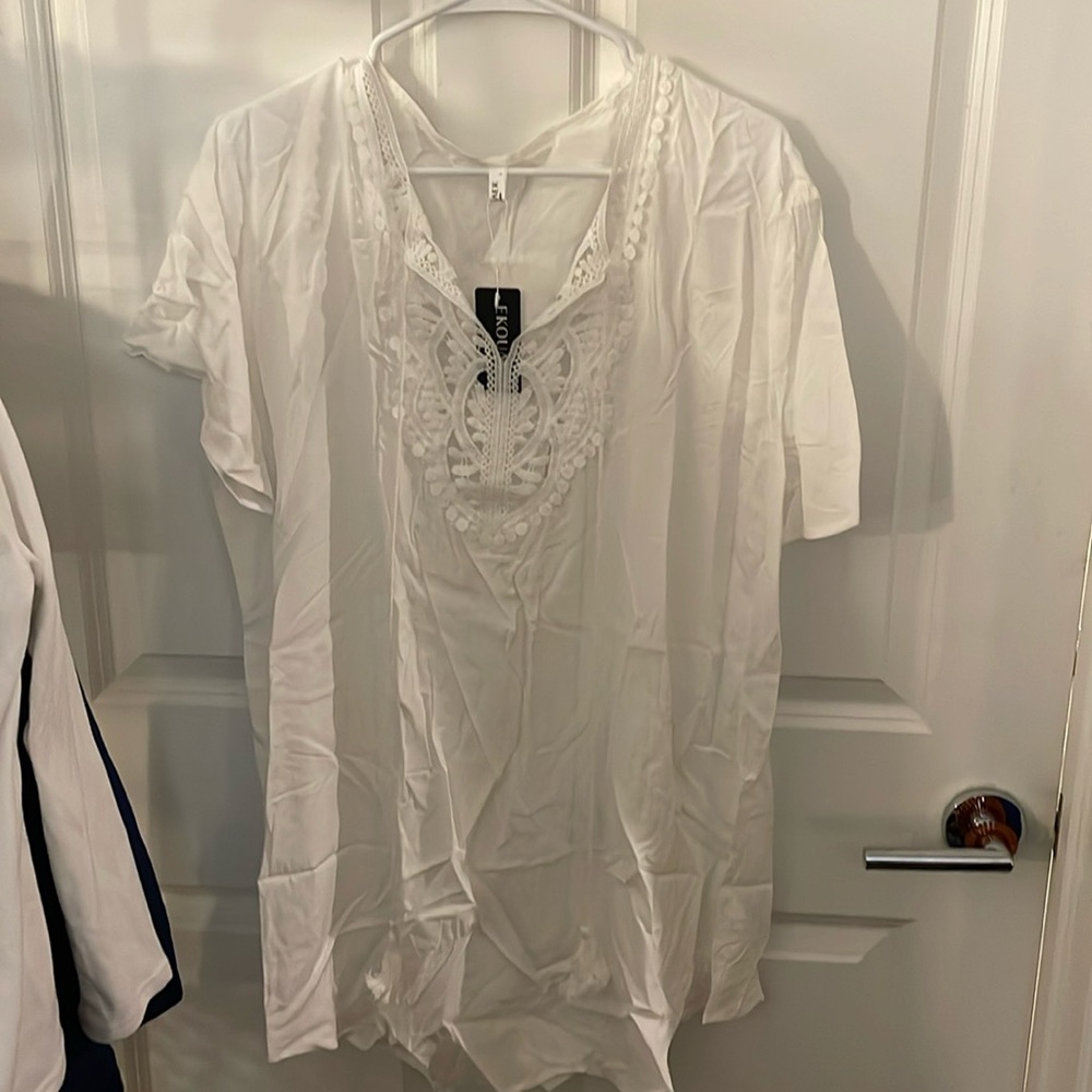 Ekouar lightweight kimono bikini coverup size L in white NWT